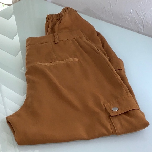L’Academie high rise cargo pants golden cooper ankle gathered pants size Medium - Picture 11 of 12